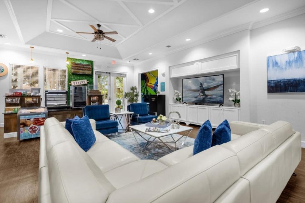 4 Bedrooms- 3 Bathrooms Lucaya Village 9-104 Lv 키시미 외부 사진