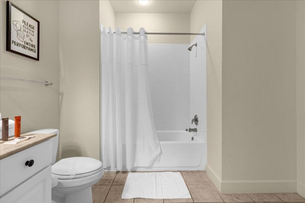 4 Bedrooms- 3 Bathrooms Lucaya Village 9-104 Lv 키시미 외부 사진